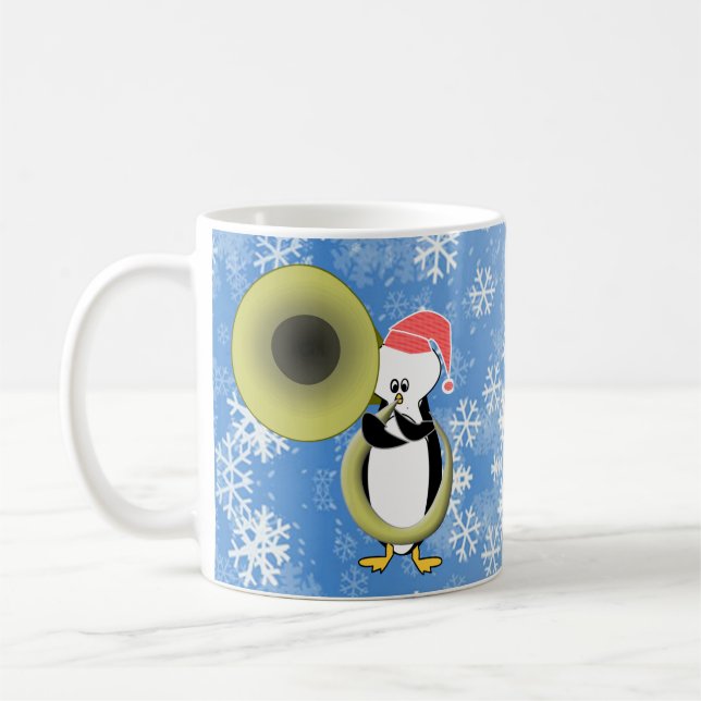 Maßgeschneiderte Baby Penguin Tuba Weihnachtszeit- Kaffeetasse (Links)