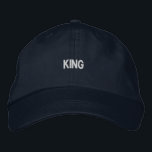 Maßgeschneiderte KING Hats Haair Accessoires Navy  Bestickte Baseballkappe<br><div class="desc">Machen Sie eine Aussage mit dieser Baumwollkappe,  bestickt mit dem Wort "König". Es ist perfekt für den Alltag,  kombiniert Stil und Komfort mühelos.</div>