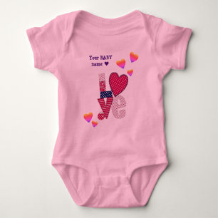Maßgeschneiderte LIEBE - KLEINES BABY VALENTINE Baby Strampler