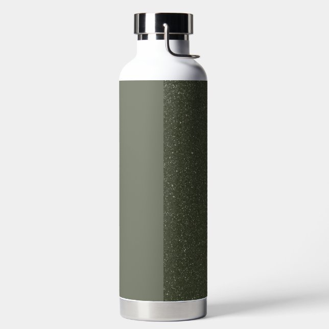 Maßgeschneiderte Moosgrüne Flasche (links)