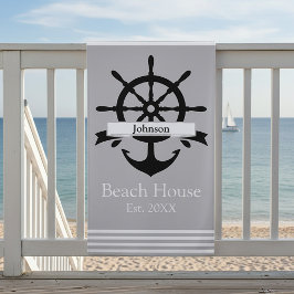 Maßgeschneiderte Streifen mit weißem Streifen und Strandtuch