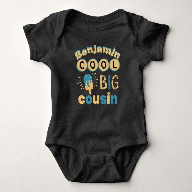 Maßgeschneiderter Cooler Big Cousin Baby Bodysuit Baby Strampler (Vorderseite)