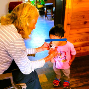 Maßgeschneiderter Hooker auf Oma/Opa Baby T-shirt