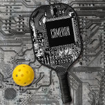 Maßgeschneiderter Schwarz-Weiß-PCB Mikrochip Geeky Pickleball Schläger<br><div class="desc">Detaillierte Fotografie einer PC-Karte mit Mikrochip. Hauptfarben der gedruckten Schaltung: Schwarz und Weiß. Name zum Personalisieren.</div>