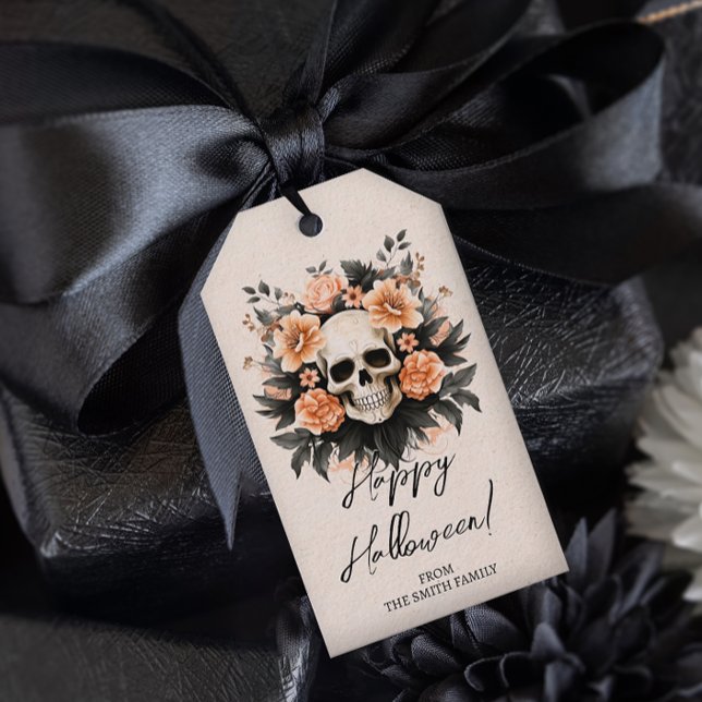 Maßgeschneiderter Vintager Blumenschädel Geschenkanhänger (Add a touch of spooky elegance to your Halloween gifts and party favors with these gift tags.)
