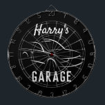 Maßgeschneidertes Garage-Mancave-Dartboard Dartscheibe<br><div class="desc">Individuelle Garage Mancave Dartboard Geschenk. Cooles Automobildesign mit personalisiertem Namen und Hintergrundfarbe. Weihnachts- oder Geburtstagsgeschenke für Ehemann,  Papa,  Freund,  Großvater,  Chef,  Mitarbeiter,  Taxifahrer,  Rennfahrer,  Junge,  Kinder etc. Trendy Wohngestaltung Uhr für Mechaniker,  Auto Reparaturwerkstatt,  Garage,  Mannhöhle etc. Laden Sie Ihr eigenes Firmenlogo oder Image optional hoch.</div>