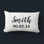 Maßgeschneidertes Hochzeitdatum Schlafzimmerkissen Lendenkissen<br><div class="desc">Pünktlich zum Hochzeitstag können Sie unser Kissen individuell gestalten. Gute Geschenkidee für Neuvermählte.</div>