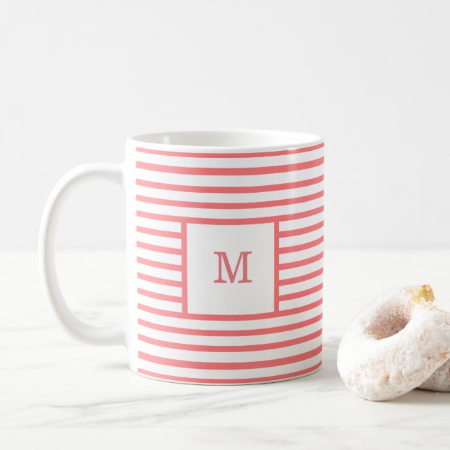 Maßgeschneidertes Monogramm für Korallenrot und We Kaffeetasse (Mit Donut)