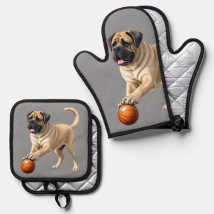 Mastiff englische Dogge mit Ball im Urlaub Ofenhandschuh & Topflappen-Set