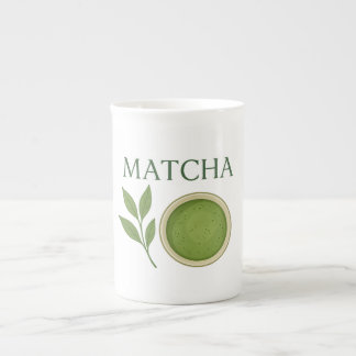 Matcha-Blätter und Teemaschine Prozellantasse