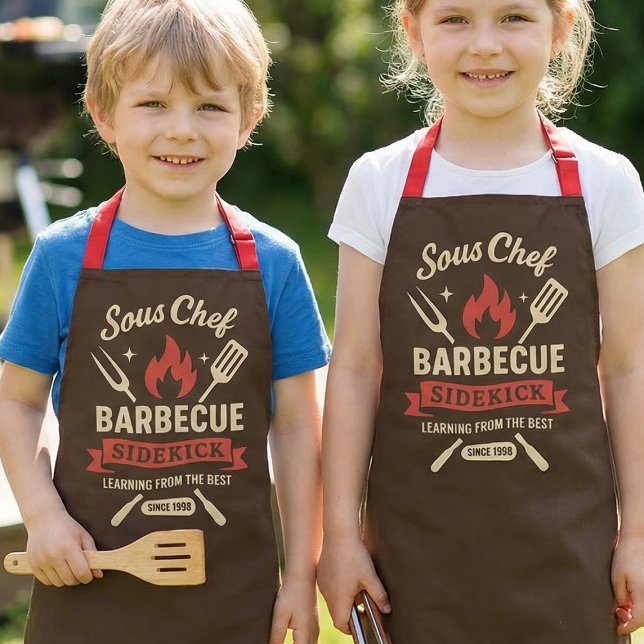 Matching Kids Barbecue Aprons for Cooking  Schürze (Cute Sous Chef Barbecue Sidekick Kids Apron for Little Grill Helpers)