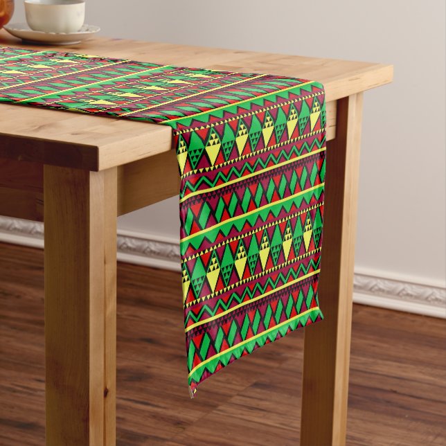 Matching Kwanzaa Yellow Red Black Green Mittelgroßer Tischläufer (Beispiel)