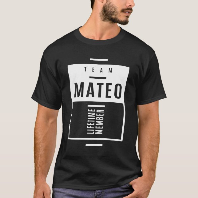 Mateo Personalisiert Name Geburtstagsgeschenk T-Shirt (Vorderseite)