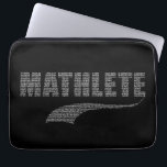 Mathlete Laptop Sleeve<br><div class="desc">Sie schießen nicht den Basketball,  Sie berechnen den Anteil der Dreharbeiten. Sie übergeben den Fußball nicht,  Sie bestimmen die Quarterback-Bewertung. Du bist Mathematiker,  Mathematiker. Du bist Mathlete!</div>