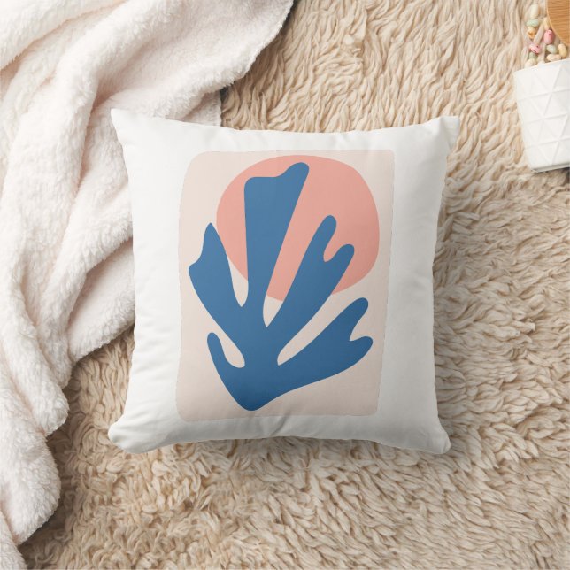 Matisse inspiriert Blue and Blush Pink Leaf Cutout Kissen (Decke)