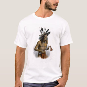 Mato-Tope, geschmückt mit den Insignien von seine T-Shirt