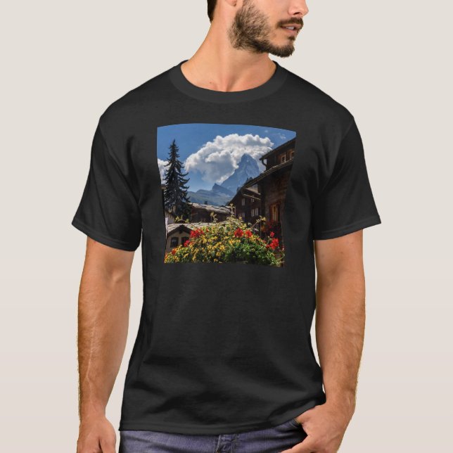 Matterhorn- und Zermattdorfhäuser, die Schweiz T-Shirt (Vorderseite)