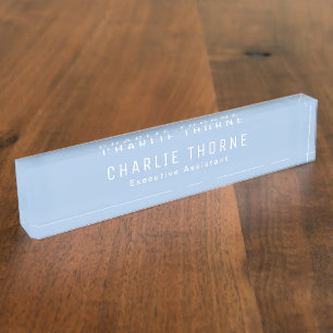 Matteries blaues Schreibtisch-Schild mit Namen und Namensplakette