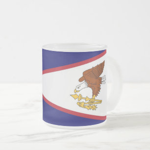 Mattierte kleine Tasse aus Glas mit amerikanischer