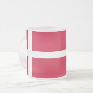Mattierte kleine Tasse aus Glas mit dänischer Flag