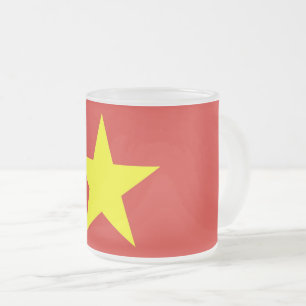 Mattierte kleine Tasse aus Glas mit vietnamischer