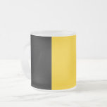 Mattierte kleine Tasse mit belgischer Flagge<br><div class="desc">Fügen Sie Ihrer Trinkbehälter-Kollektion eine Touch belgischen Stolzes hinzu, mit unserer exklusiven mattierten kleinen Glas-Tasse mit der Flagge Belgiens! Diese mattierte, kleine Tasse aus Glas, die mit viel Liebe zum Detail gestaltet wurde, ist mehr als nur ein funktionaler Bestandteil, sie ist eine Feier des reichen belgischen Kulturerbes und des kulturellen...</div>