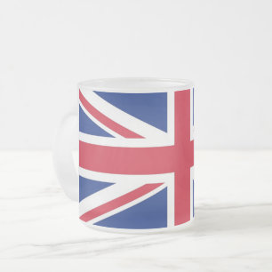 Mattierte Tasse aus Glas unter der Flagge des Vere