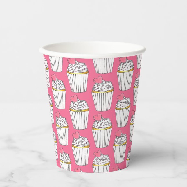 Mattiertes Rosa Herz Cupcake Sprinkles Dessert Lie Pappbecher (Vorderseite)