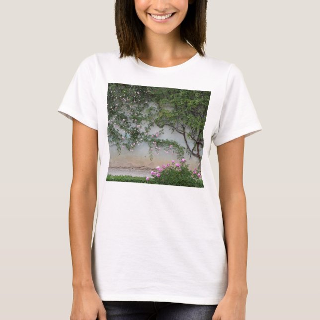 Mauer von Rosen in Rosa, Florenz Italien T-Shirt (Vorderseite)