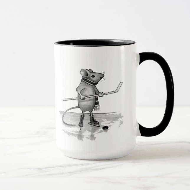 Maus, die Hockey-Stock hält: Bleistift-Zeichnen Tasse (Rechts)