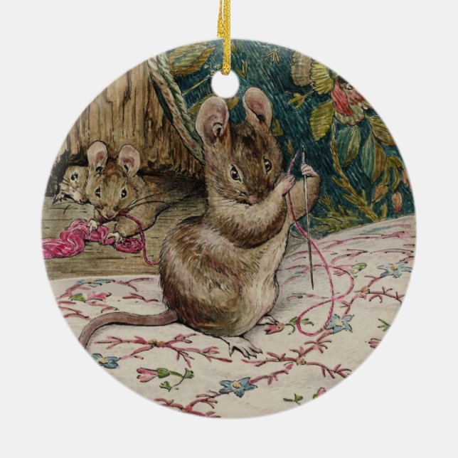 Mäuse am Arbeitsplatz Threading the Needle (Beatri Keramik Ornament (Hinten)