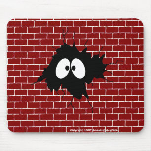 Mauspad mit Loch in der Wand