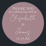 Mauve Elegant Script Wedding Vielen Dank Runder Aufkleber<br><div class="desc">Diese mauve minimalistische elegante Skript Hochzeit danke Ihnen Aufkleber kann mit Ihren Informationen in der schicken Typografie personalisiert werden. Entwickelt von Thisisnotme©</div>