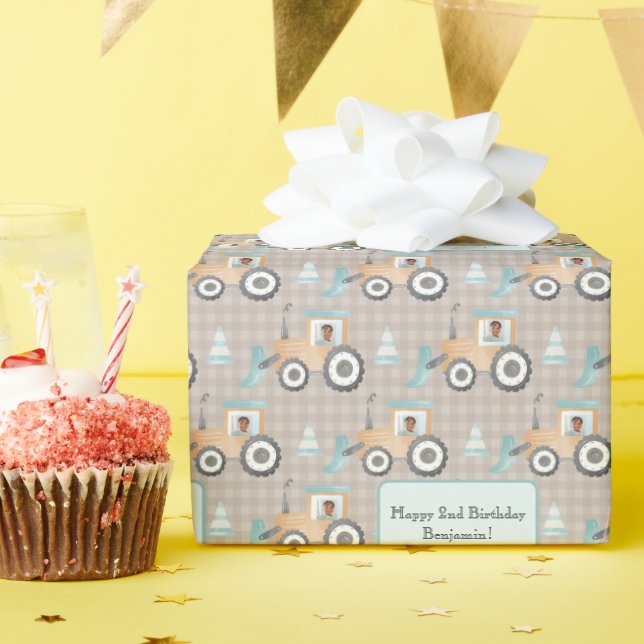 Mauve Gingham Kariert Farm Tractor Foto Name Geschenkpapier (Geburtstagsparty)