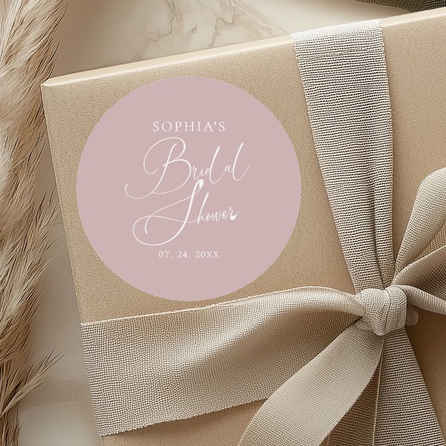 Mauve Minimalistisch Calligrafy Brautparty Runder Aufkleber (Von Creator hochgeladen)