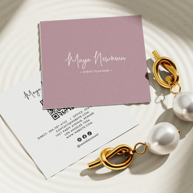 MAUVE PINK Moderner CHIC Minimal QR Code Quadratische Visitenkarte (Von Creator hochgeladen)