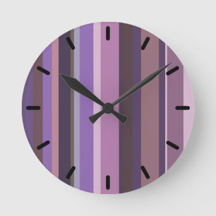 Mauve vertical stripes runde wanduhr