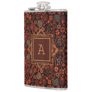 Maximalistische Dekoration Mit Monogramm Vintages  Flachmann