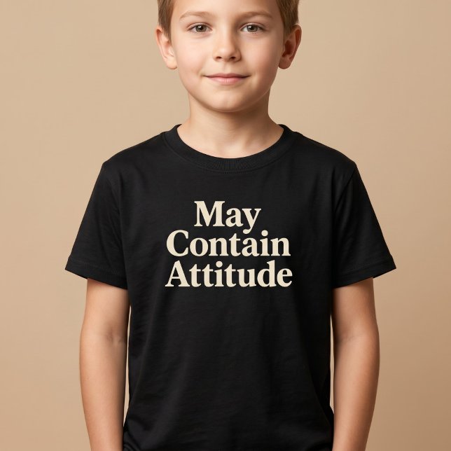 May könnte Haltung enthalten T-Shirt (Von Creator hochgeladen)