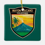 Mayon Volcanes Philippinen Reisen Kunst Vintag Keramikornament<br><div class="desc">Mayon Volcano Vektorgrafik Design. Mayon,  auch bekannt als Mount Mayon und Mayon Vulkan,  ist ein aktiver Stratovulkan in der Provinz Albay in Bicol,  Philippinen.</div>