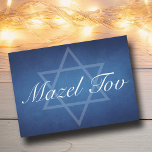 Mazel Tov Blue Star der David Bar Mitzvah Card<br><div class="desc">Schöne dunkelblaue Farbtöne schaffen eine Textur wie Wasser auf dieser offiziellen Mazel Tov Karte für eine Bar oder Bat Mitzvah oder andere jüdische Veranstaltung. Elegante weiße minimalistische Drehbuch unter dem subtilen Star of David.</div>
