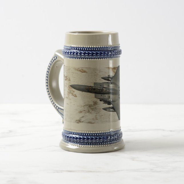 McDonnell Douglas F-15 Eagle Bierglas (Vorderseite Links)