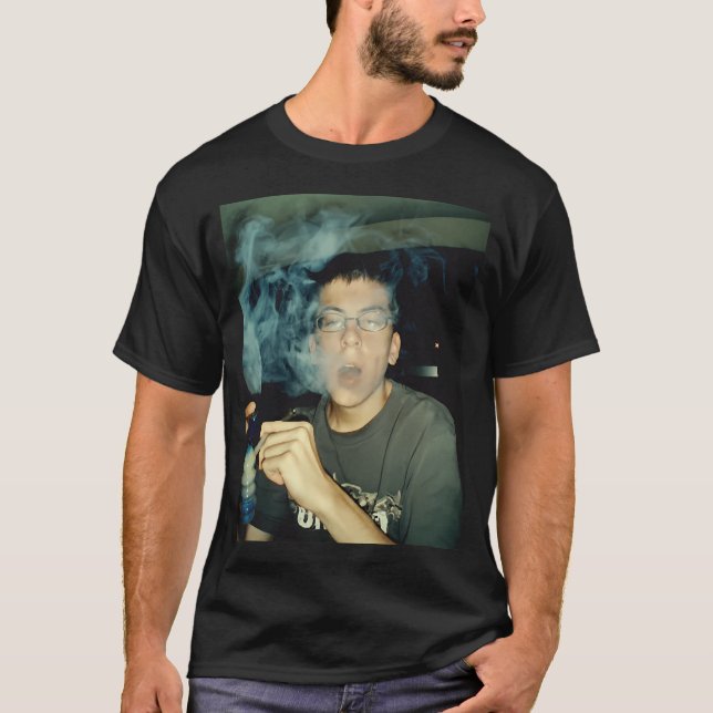Mclovin Smoking Weed T-Shirt (Vorderseite)