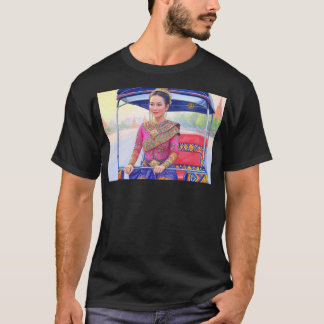 Mealea fährt eine selbstfahrende Tuk XII T-Shirt