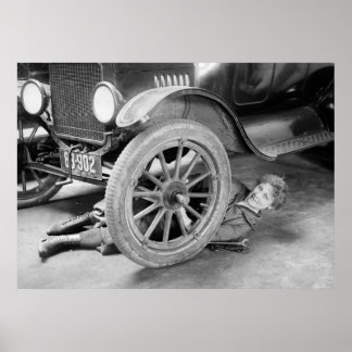 Mechanischer Frauenkraftwagen der 1920er Jahre Poster