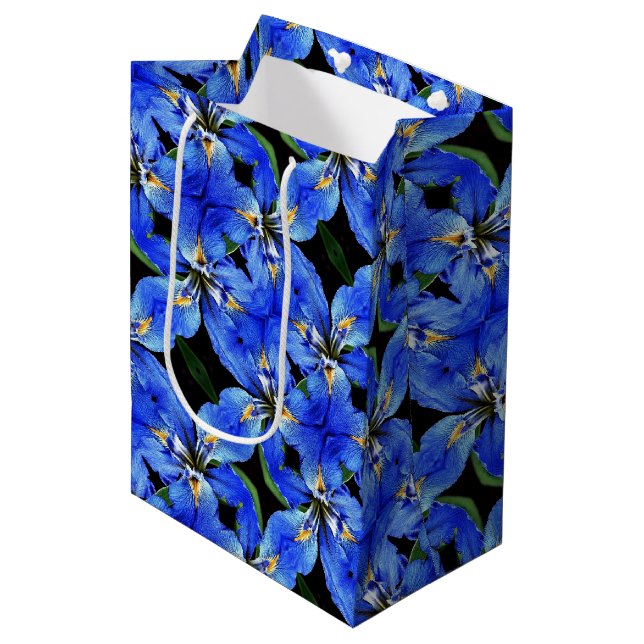 Med Gift Bag Blue Iris Mittlere Geschenktüte (Vorderseite Schrägansicht)