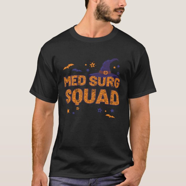 Med Surg Squad Hexenhut Halloween Med Surg Nurse T-Shirt (Vorderseite)
