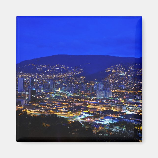 Medellin, Kolumbien in der Nacht Magnet (Vorne)