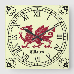 Medieval Welsh Dragon Wall Clock - Roman Numerals Quadratische Wanduhr