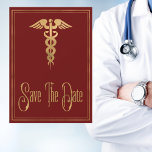Medizin Caduceus Ärztin Krankenschwester Rot Save  Save The Date<br><div class="desc">Imitate Gold Stilweise mit schwarzem Hintergrund schafft eine klassische moderne Abschluss Save the Date Karte. Ideal für Absolventen, die ihr Studium an der medizinischen Fakultät abschließen, ihren Abschluss in der Krankenpflege, die Pfingstfeier und Fachleute in der medizinischen Industrie erwerben. Der Pflege- oder Doktor-Abschluss enthält Save the Date ein Imitat Goldkadukus-Symbol...</div>